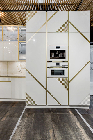 Встраиваемая кофемашина Kuppersbusch CKV 6550.0 W4 Gold — фото 6