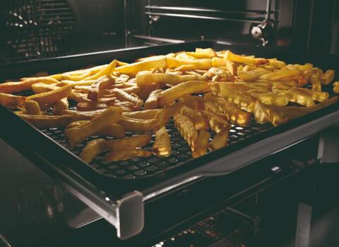 Духовой шкаф Kuppersbusch BP 6550.0-Airfry S4 Gold — фото 3